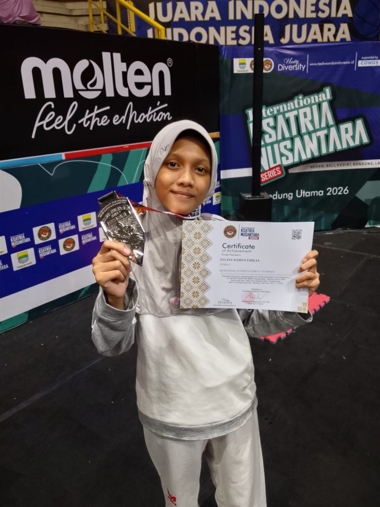 Siswi SMP Islam Sultan Agung 1 Semarang Raih Juara II di Ksatria Nusantara Series Championship Bandung Utama 2026