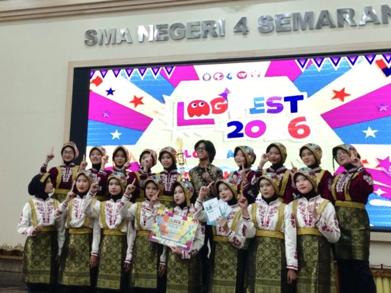 Raih Juara 2 Lomba Ratoh Jaroe, SMP Islam Sultan Agung 1 Semarang Torehkan Prestasi